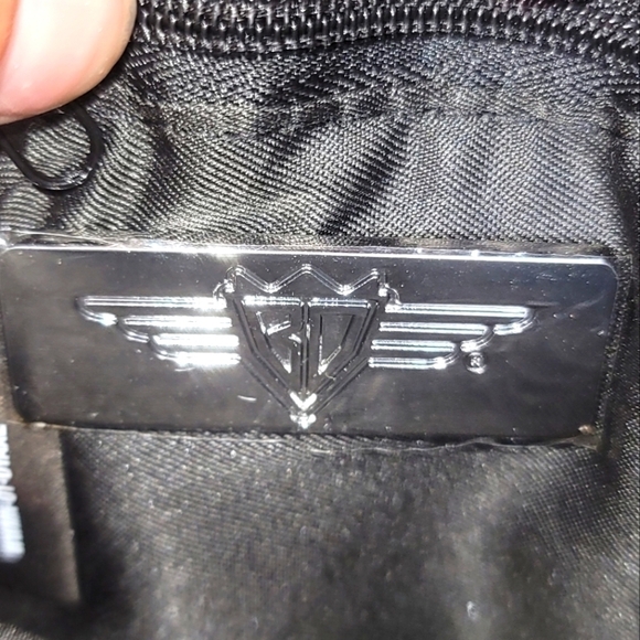 TOY STORY ALIEN PIXAR CROSSBODY BAG FROM BUCKLE-DOWN - Picture 7 of 12